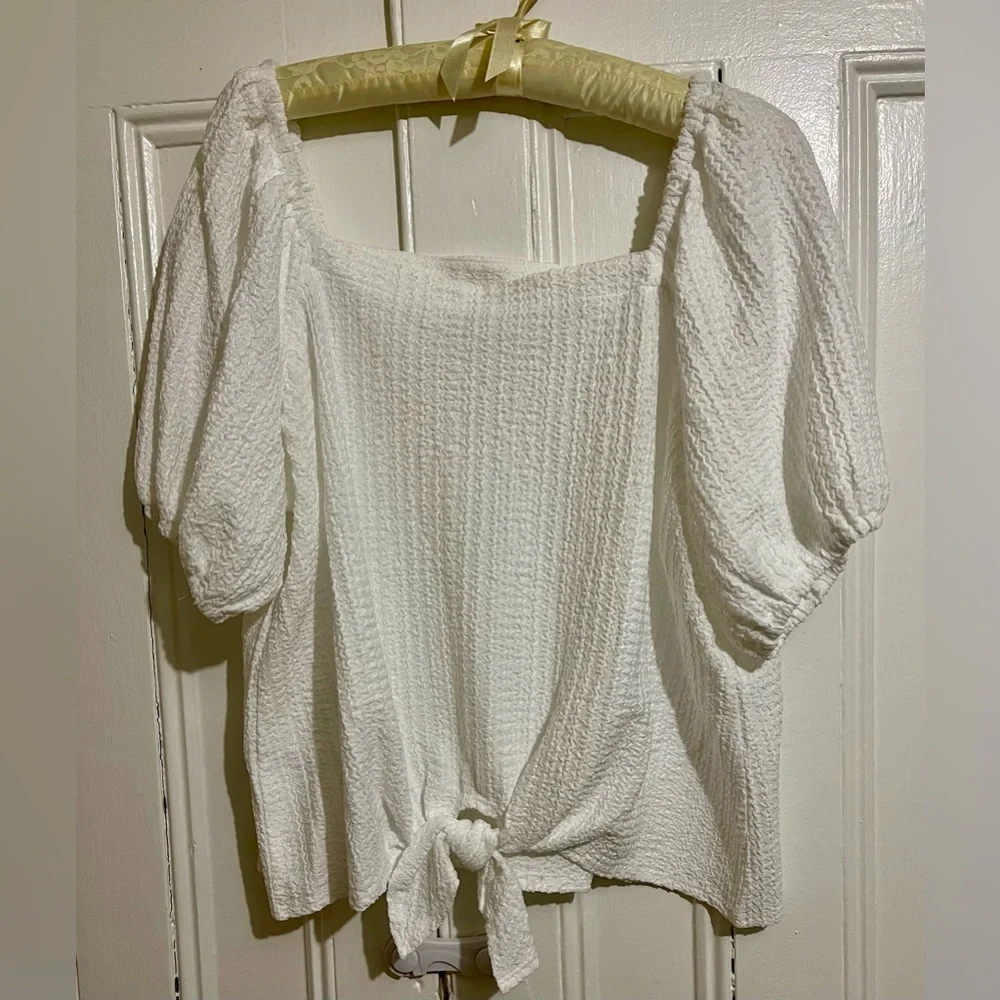 Loft Seersucker Tie Waist Puff Sleeve White Top
